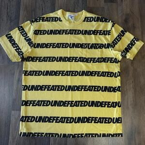 UNDEFEATED Logo T-Shirt Men’s Medium Crew Neck Short Sleeve
